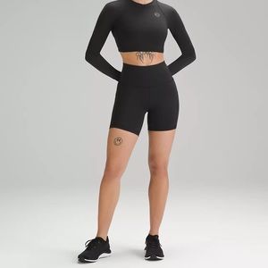 Wunder Train High-Rise Short with Pockets 6"